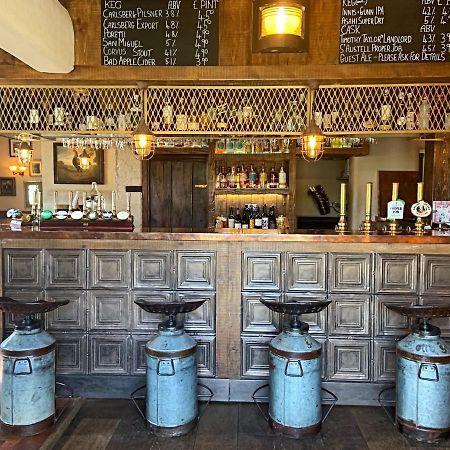 ホテル The Cow Dalbury Dalbury Lees エクステリア 写真