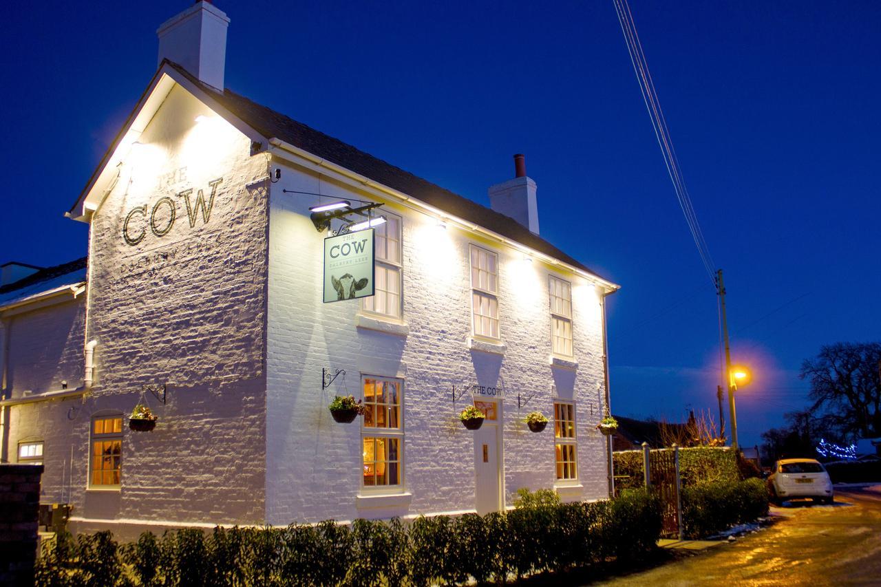 ホテル The Cow Dalbury Dalbury Lees エクステリア 写真