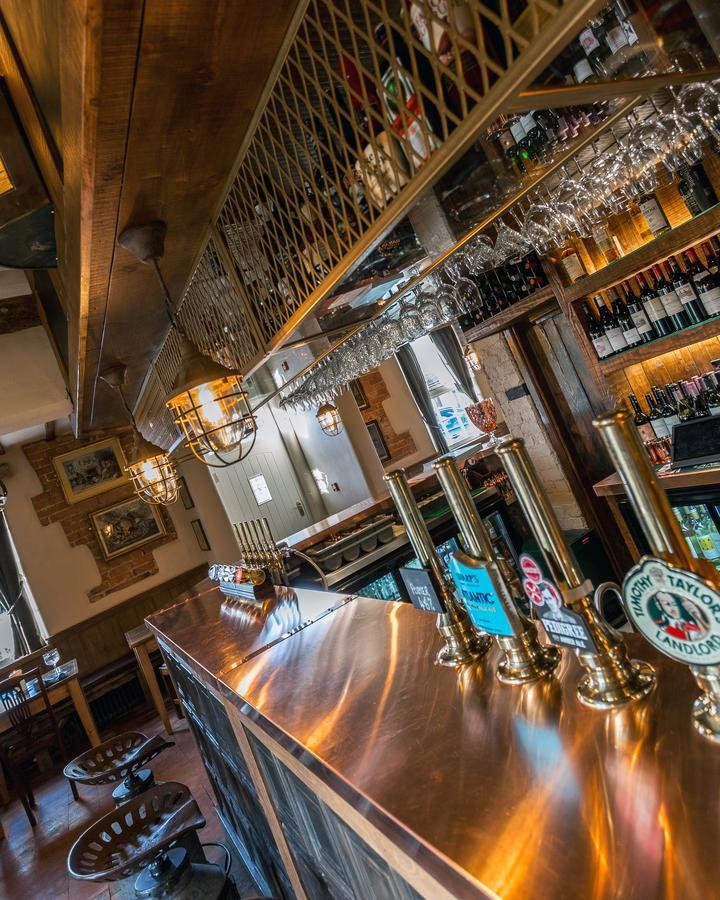 ホテル The Cow Dalbury Dalbury Lees エクステリア 写真