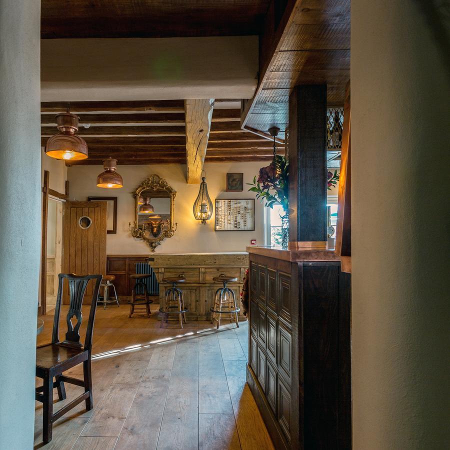 ホテル The Cow Dalbury Dalbury Lees エクステリア 写真