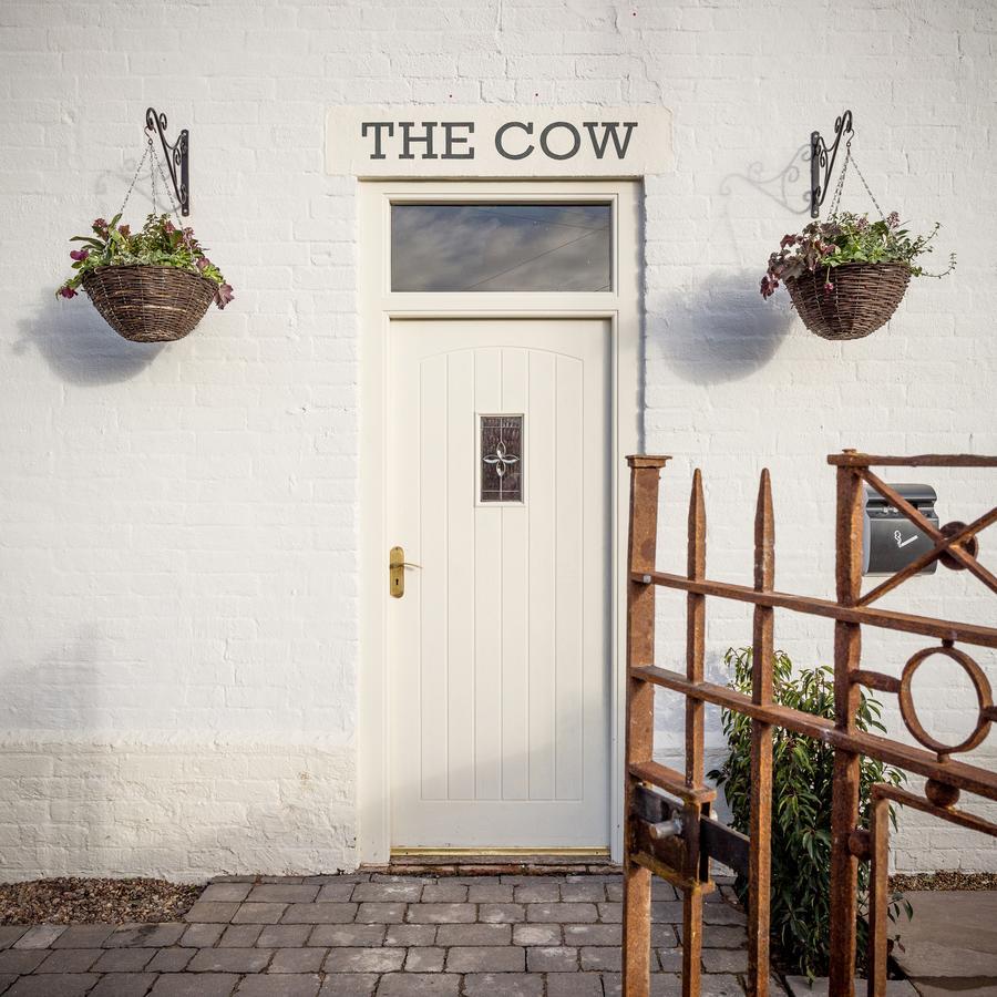 ホテル The Cow Dalbury Dalbury Lees エクステリア 写真